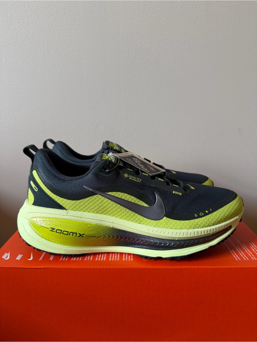 Nike Vomero 18 GTX Gore Tex Seaweed Lime HQ7002-300 Women’s Size 10